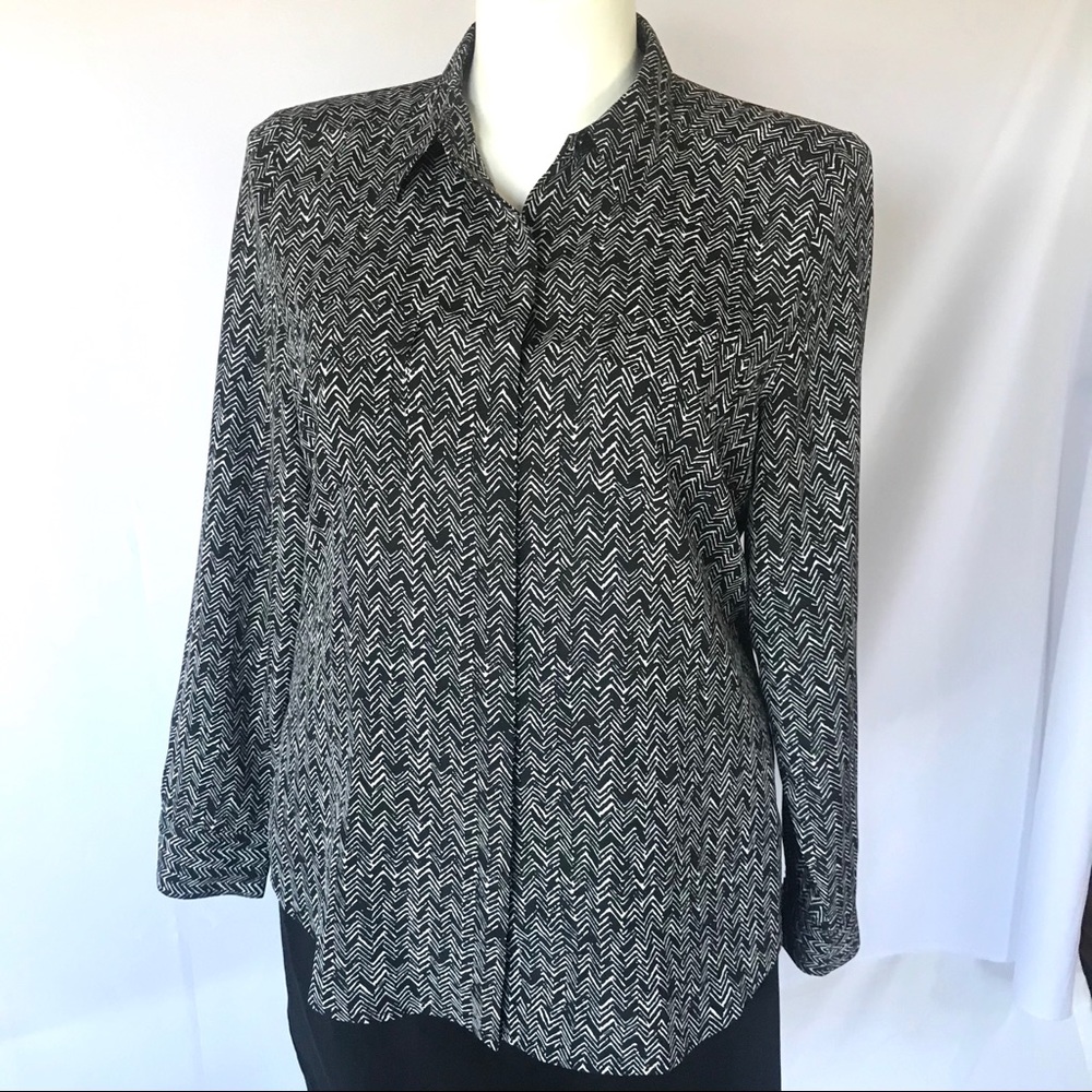 Ann Taylor Graphic Print Blouse. Sz 14